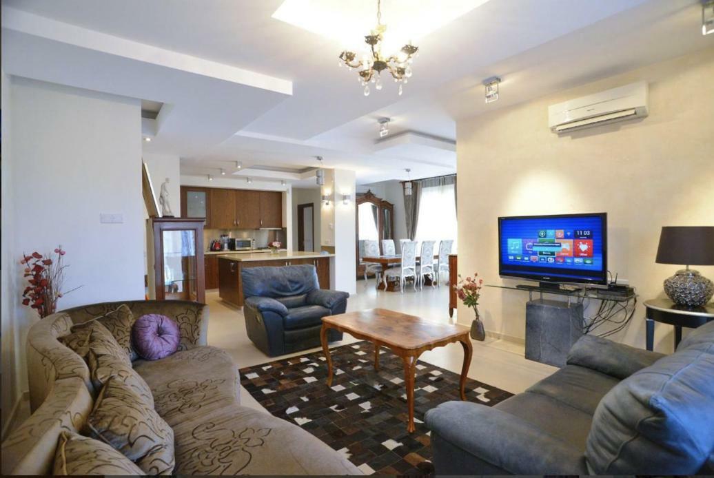 Apartament Huge Penthouse With Private Pool Pafos Zewnętrze zdjęcie